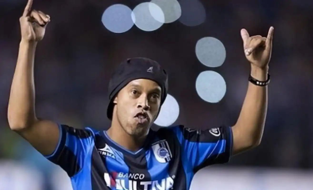 让球迷和球 让球迷和球